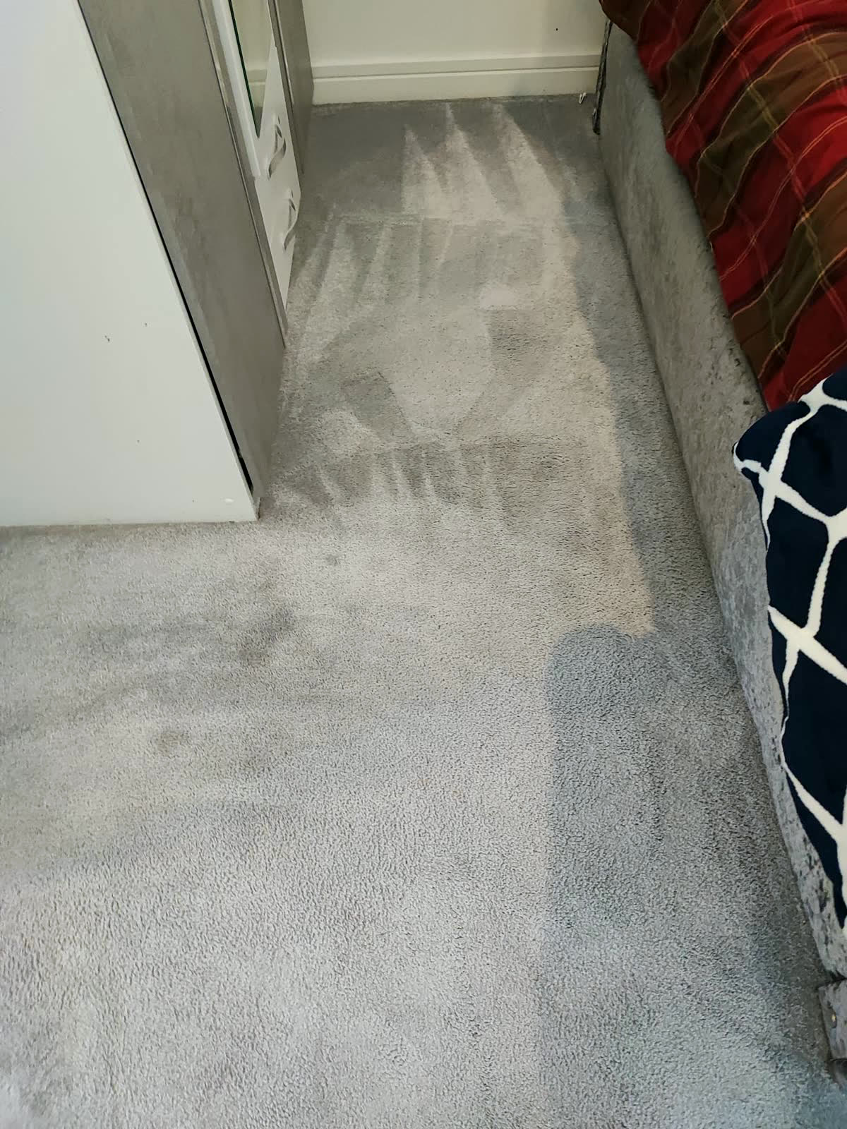 Clean lane next to the dirty carpet